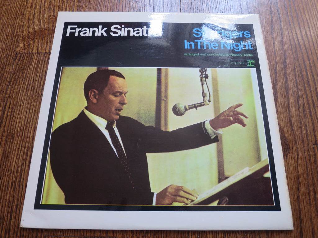 Frank Sinatra - Strangers In The Night - LP UK Vinyl Album Record Cover