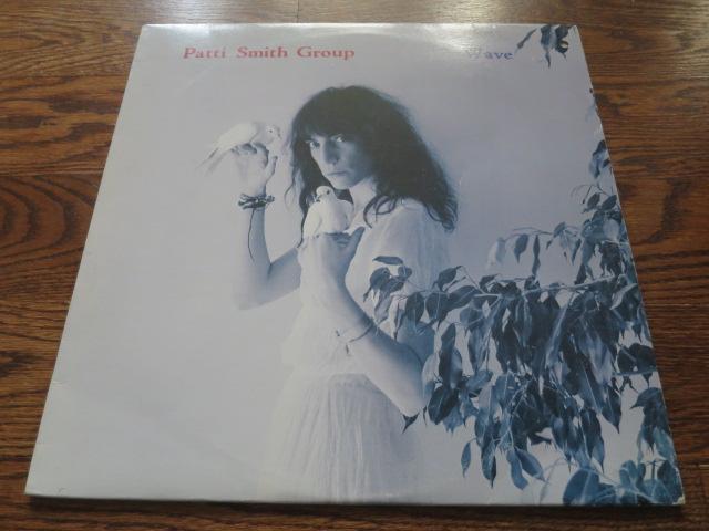 Patti Smith Group - Wave - LP UK Vinyl Album Record Cover